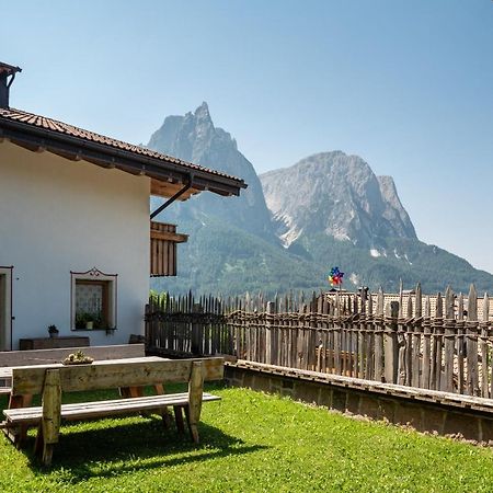 Schildberghof Panorama Apartment Siusi Exterior photo